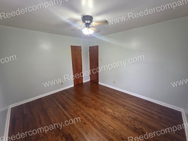 Building Photo - 7204 Lindberg Ave