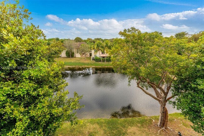 Building Photo - 6701 SW 116th Ct