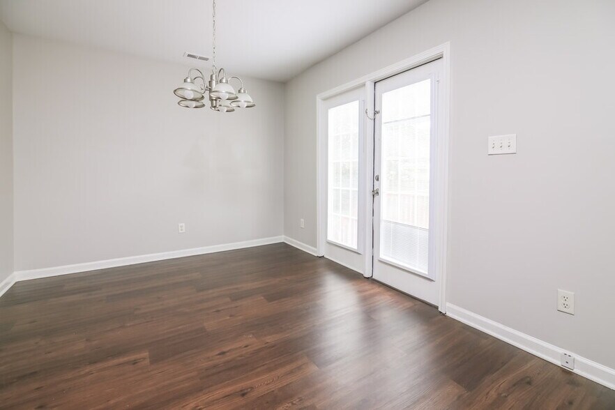 Building Photo - 1513 Clover Ridge Ct