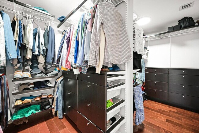 Building Photo - Southwest 111th Terrace, Miami, FL 33176 -...