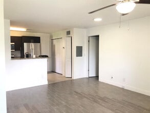 Building Photo - 3959 NW 87th Ave