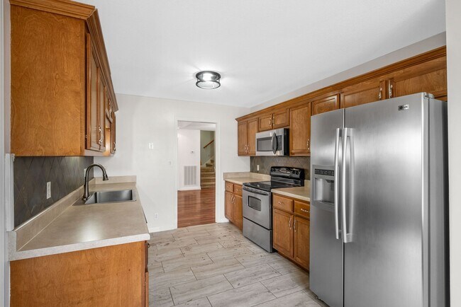 Building Photo - 1021 Glenhurst Way