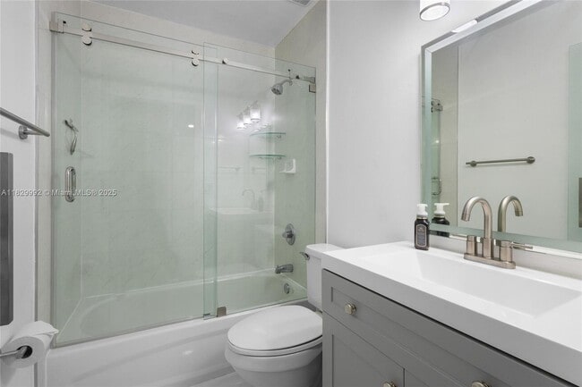Building Photo - 2515 W 65th St
