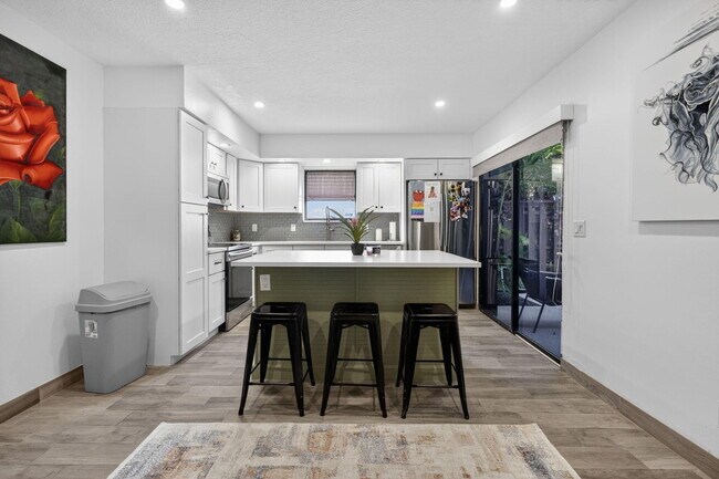 Building Photo - 110 N Delaware Blvd