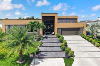 Building Photo - 2215 NE 19th St