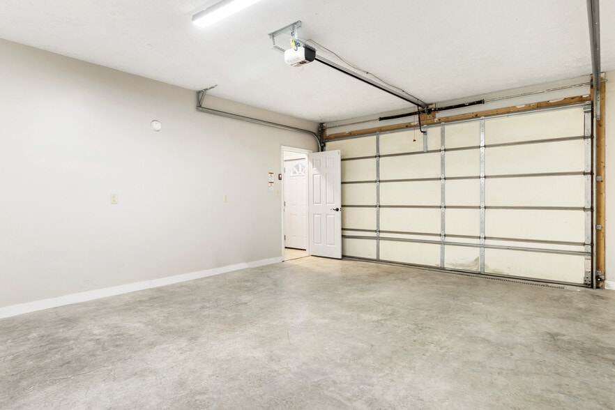 Building Photo - 107 Rystan Pl