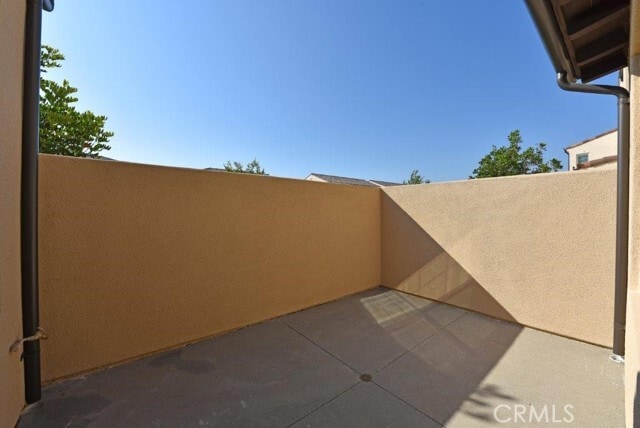 Building Photo - 338 Floral View