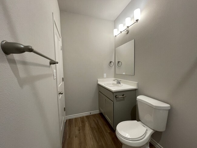 Building Photo - Townhome for rent