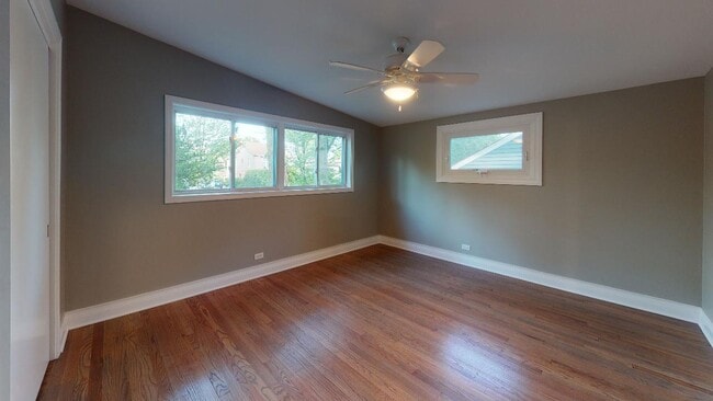 Building Photo - 1366 Cavell Ave