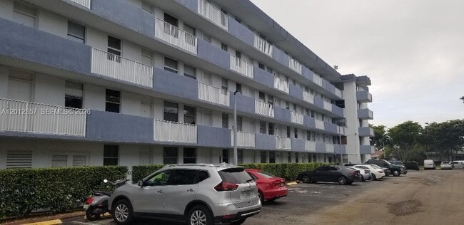Building Photo - 1801 S Treasure Dr