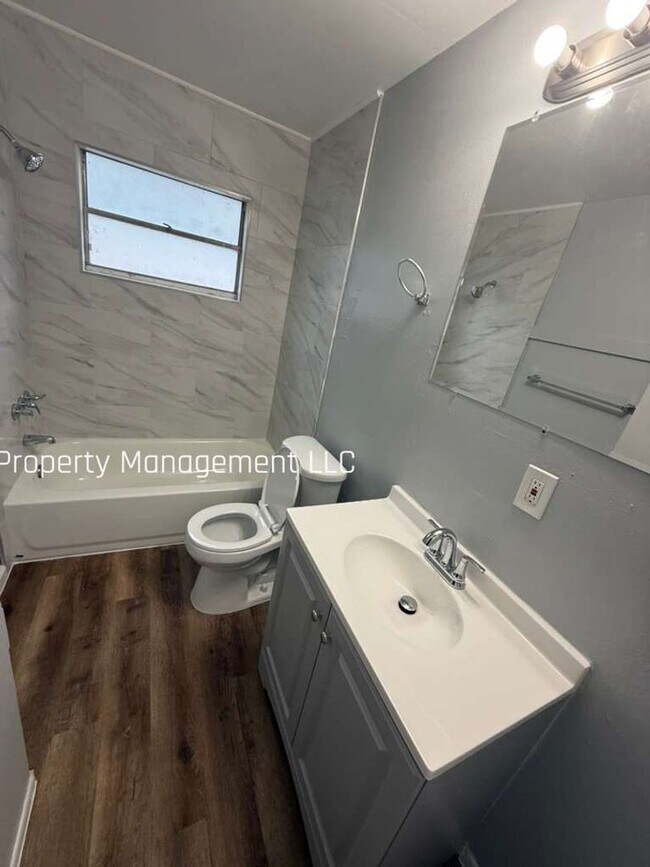 Building Photo - Upgraded 2/1 in Tampa- Move in Ready Enjoy ONE MONTH FREE!!