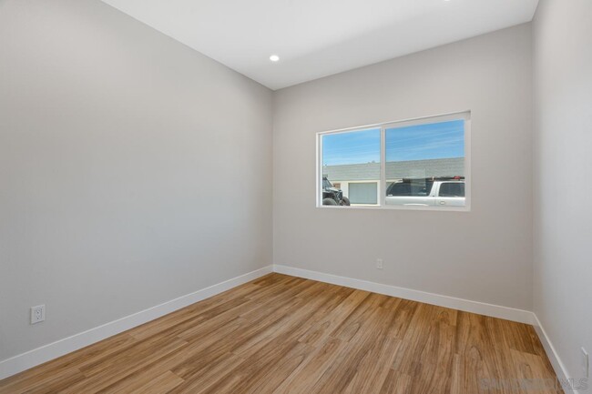 Building Photo - 1489 Fern Ave