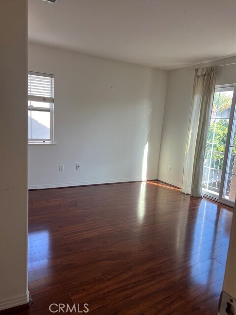 Building Photo - 2889 Plaza del Amo