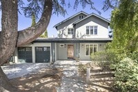 Building Photo - Lovingly Maintained 5 Bed, 3.5 Bath Execut...