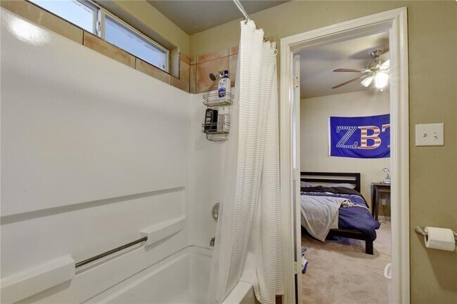 Building Photo - 2606 Salado St