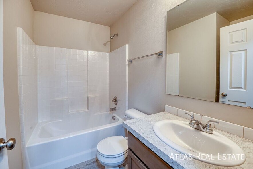 Building Photo - 12713 Lignite Dr
