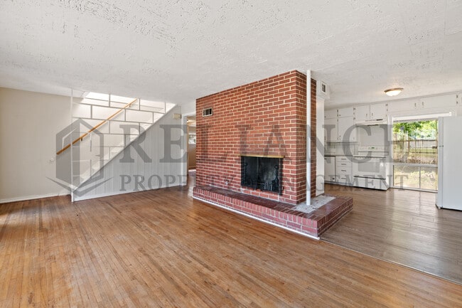 Building Photo - 4949 E Orme St