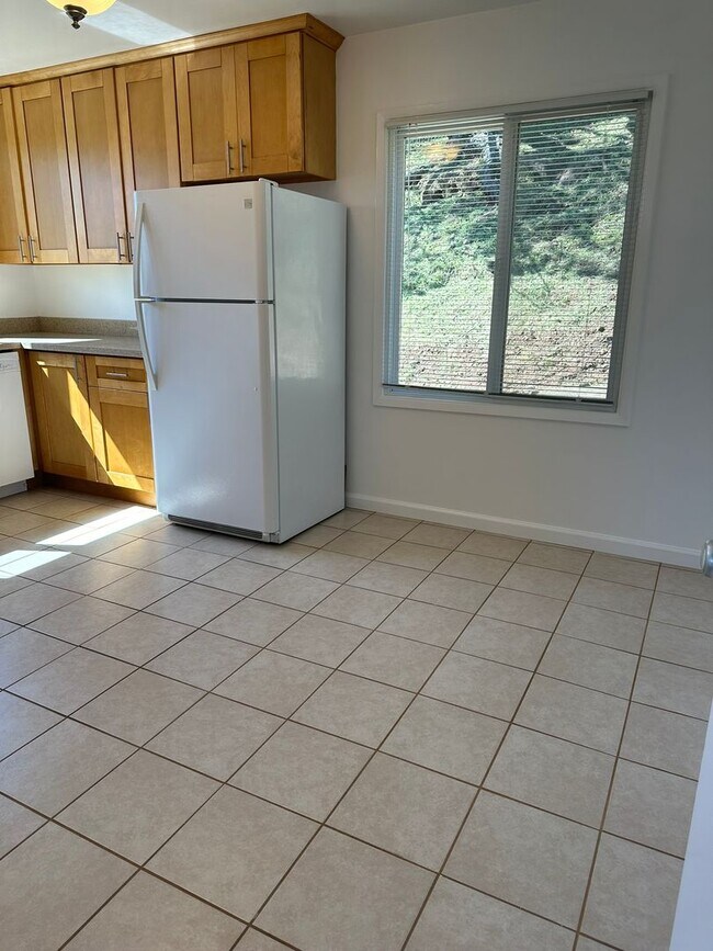 Building Photo - Charming Miraloma Park Home