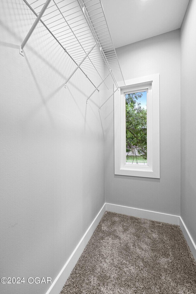 Building Photo - 2836 E 15th St