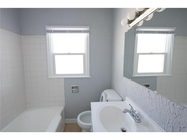 Building Photo - 1168 Lane Pl