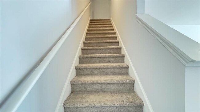 Building Photo - 100 Aspen Ct