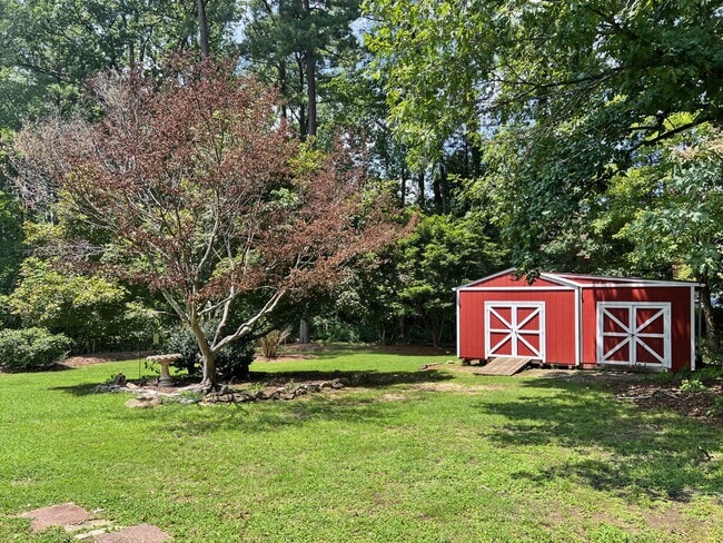 Building Photo - 6909 Justice Dr