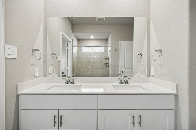 Building Photo - 1107 Emberwood Dr