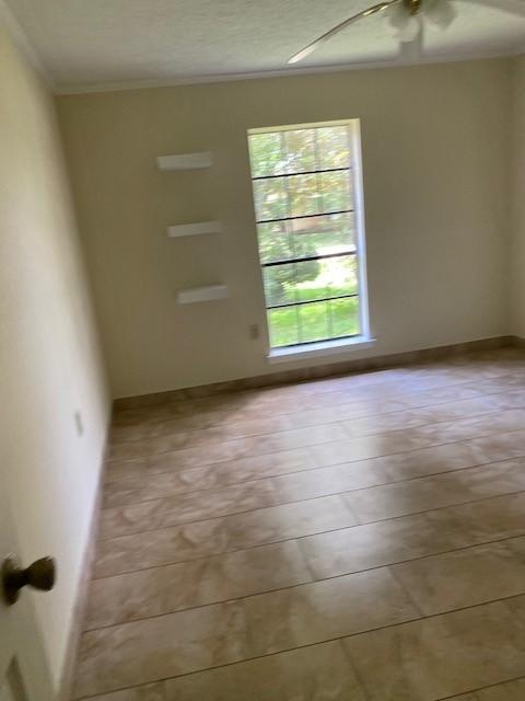 Building Photo - 16115 Woodlawn Acres Ave