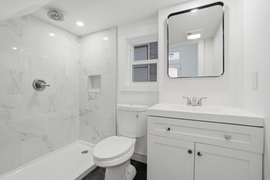 Building Photo - 2210 Eureka Ter