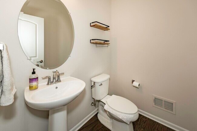 Building Photo - 50236 Amberwood Rd