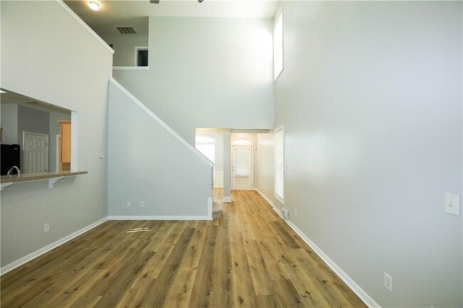 Building Photo - 2158 Staunton Dr