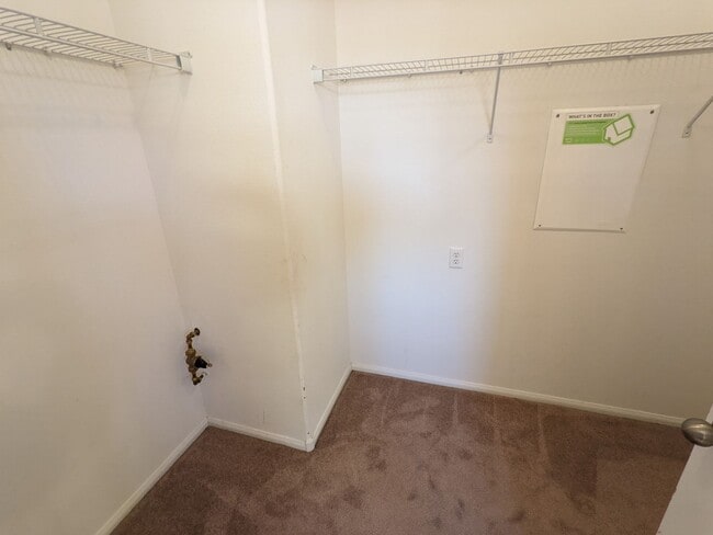 Building Photo - 9053 Stone Cabin Ct
