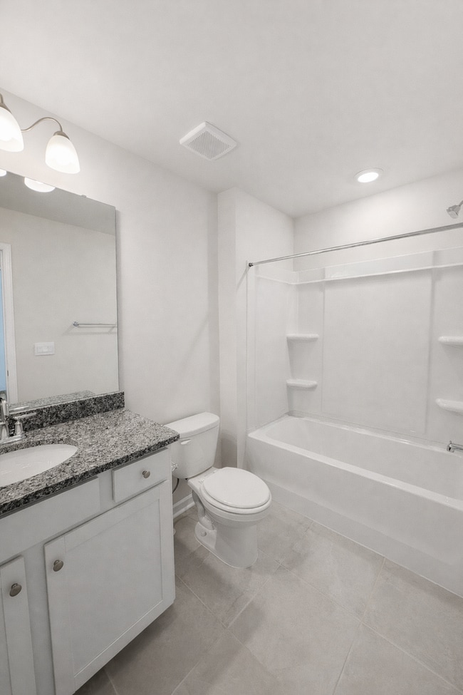 Building Photo - **6 Month Lease**New Construction -Hendersonville Townhome