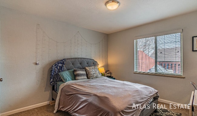 Building Photo - 2424 W 35th Ave