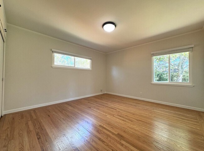 Building Photo - Charming 3BR/2BA Home in West Menlo Park