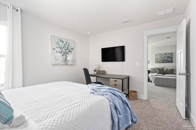 Building Photo - 14342 Gardenglen Dr