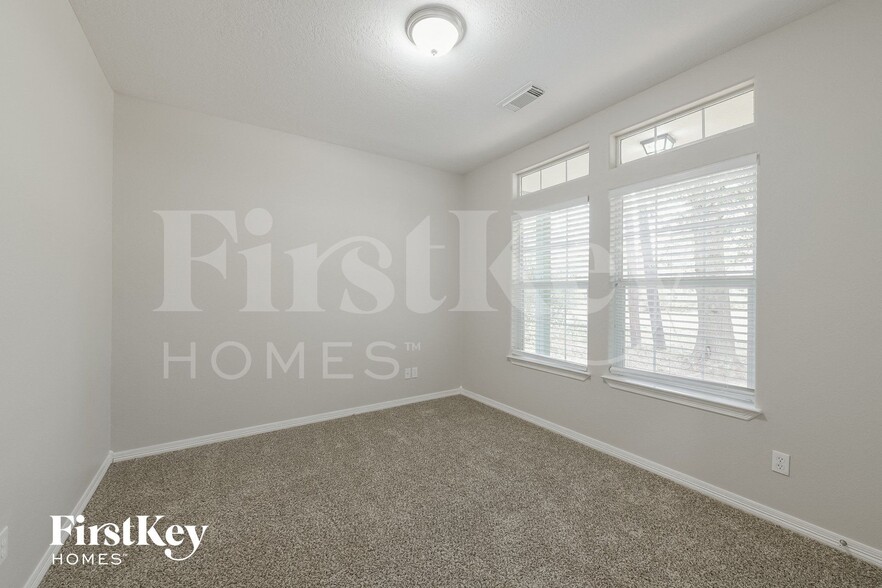 Building Photo - 295 Cypress Dr