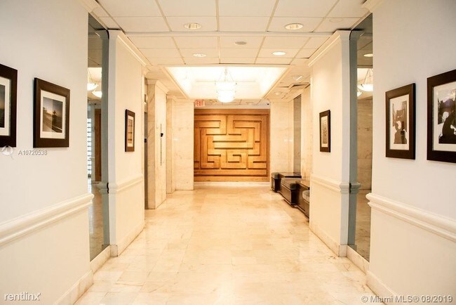 Building Photo - 1 br, 2 bath  - 5750 Collins Ave # 12