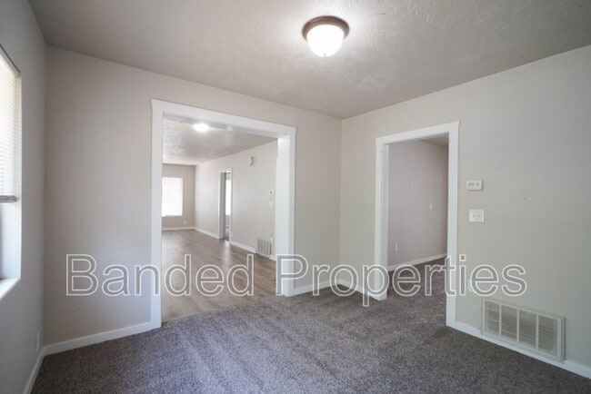 Building Photo - 276 W 700 N