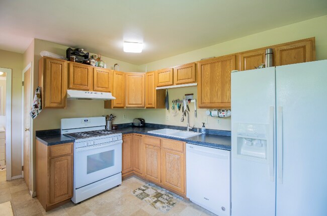 Building Photo - 911 W Briarcliff Dr