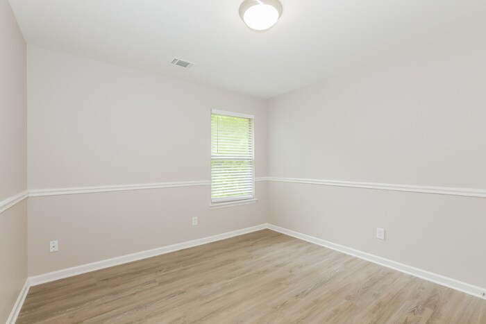 Building Photo - 7141 Silk Tree Pointe