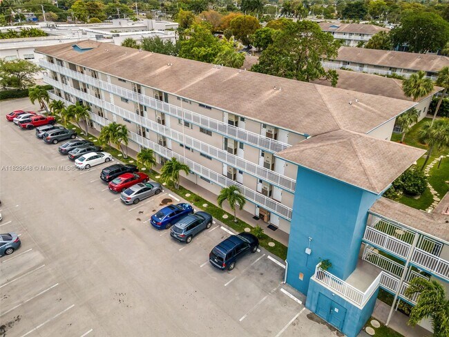 Building Photo - 5800 Margate Blvd