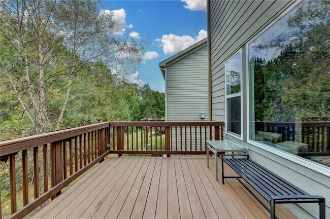 Building Photo - 1640 Primrose Park Rd