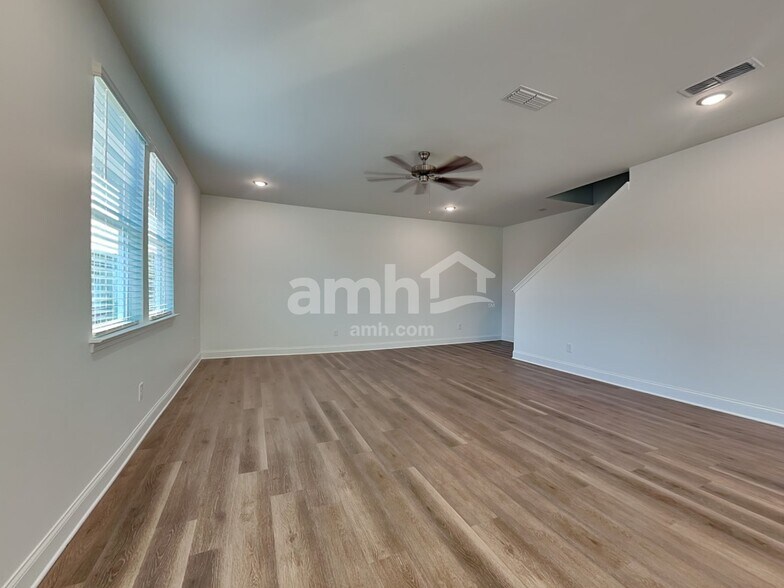 Building Photo - 1614 Soapstone Rd