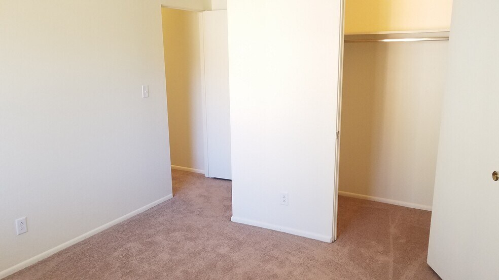 Building Photo - 1708 Sawyer Way