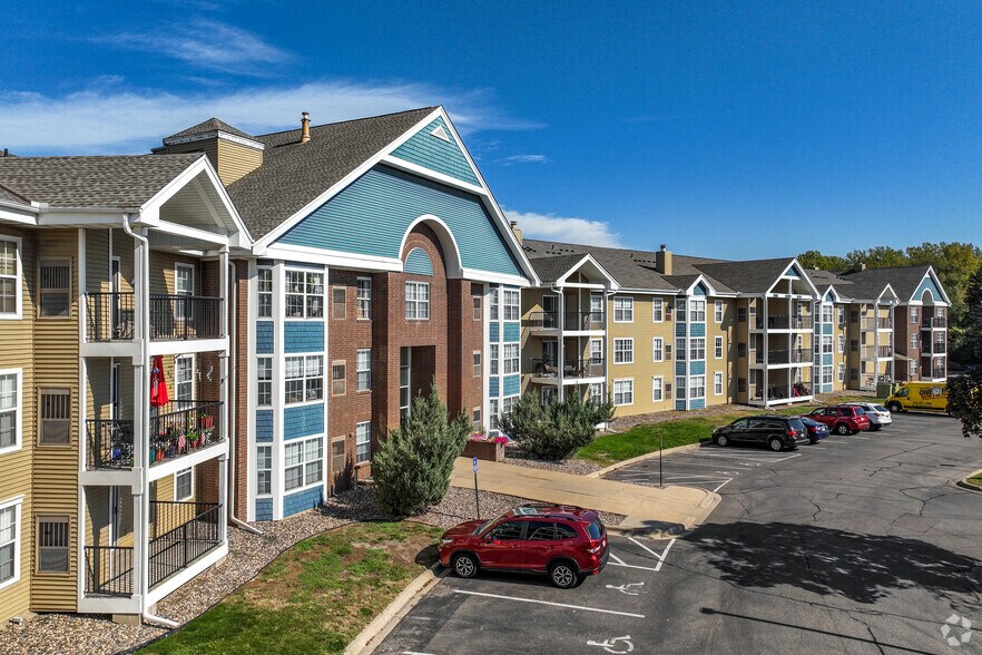 Primary Photo - Meridian Pointe