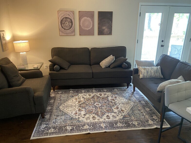 Living room - 1420 Marlyn Dr