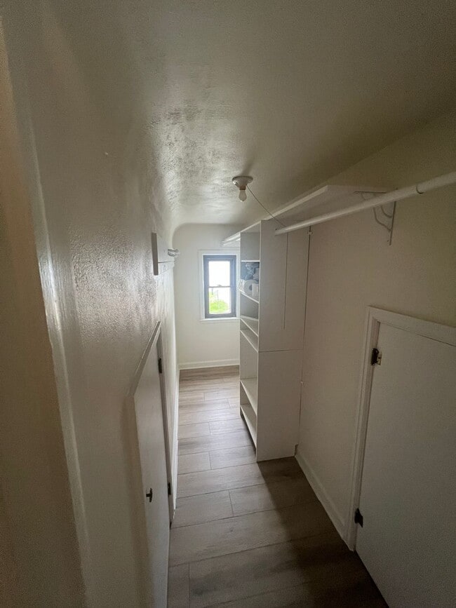 Building Photo - Beautifully Renovated 4-Bedroom Home with ...