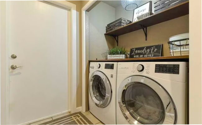 Building Photo - 25429-25213 213th Ave SE