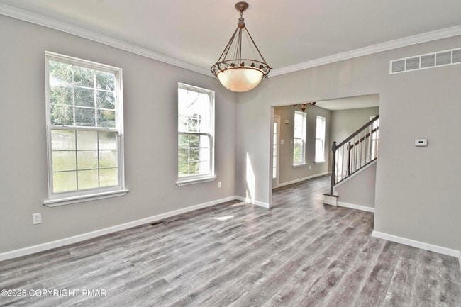 Building Photo - 557 Marco Way